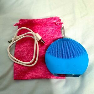 FOREO Luna Mini 2 facial cleanser